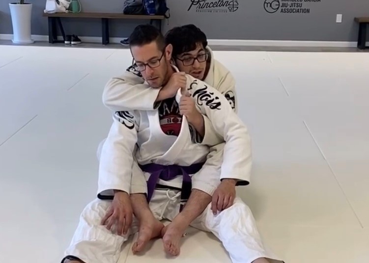 cross collar choke